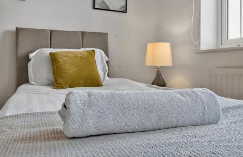 Spacious 4BR Newport Home - Ideal for Families & Groups - Foto 24