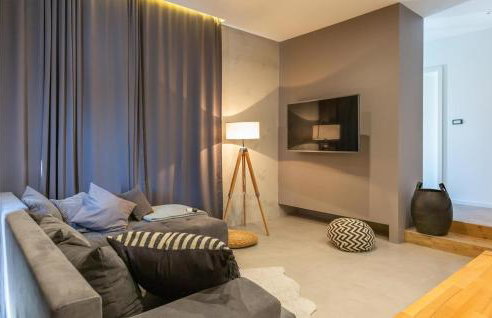 Gorgeous Home In Katuni With Wifi - Foto 19