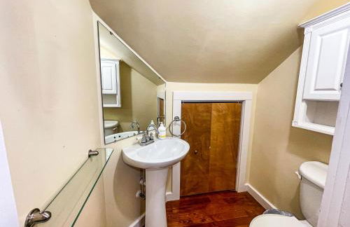 Charming School House with Large Pool - Foto 28