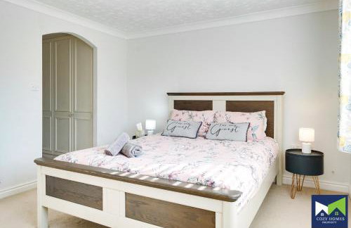 SPACIOUS, Quiet, 5 Bed 2 Bath House with Free Parking, near NEC, Airport & Solihull - Foto 1