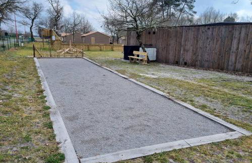 Chalet 18 tout confort pour un séjour dans domaine avec Piscine et en bordure Lac avec plage artificielle - Foto 19