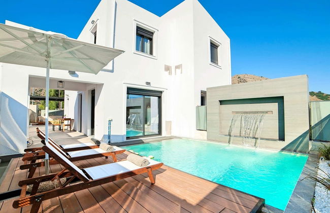 2 New Villas Next Each Other, Pool, Rent Separately or Together at Kournas Lake - Foto 31