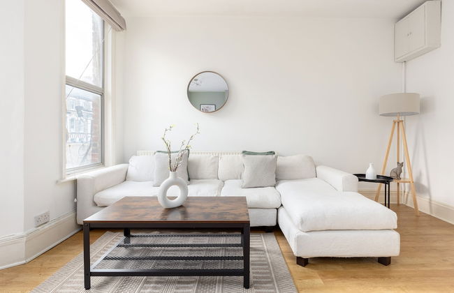 Amazing Flat in Battersea - Photo 1