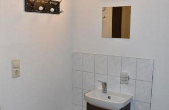 Neu renoviert: 11 Zimmer mit großer Wohnküche, mitten in der Natur - Foto 22