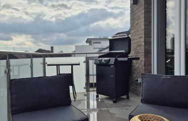 Luxsuite Still und Komfort 2 Balkon Elektrogrill Tischfussball TV-75 Zoll - Foto 32