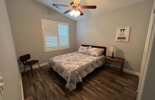 Cadbury 4BR Outdoor Kitchen Sleeps 8 Peaceful - Photo 16