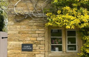 A Cotswold Gem, Sleeps 4, Pub Shop & Cafe in Village - Photo 6