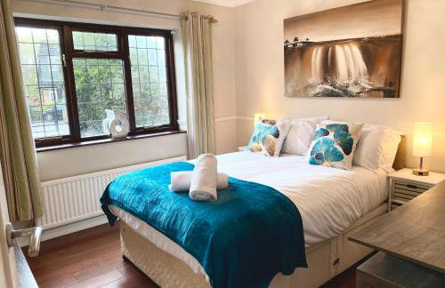 Riverside 4 Bedroom House Wraysbury Staines - Foto 12