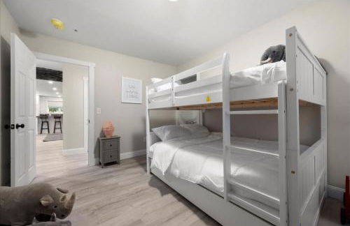 Whitewaters-Main plus Genoa on Oneida Lake - Sleeps 19 - Photo 41