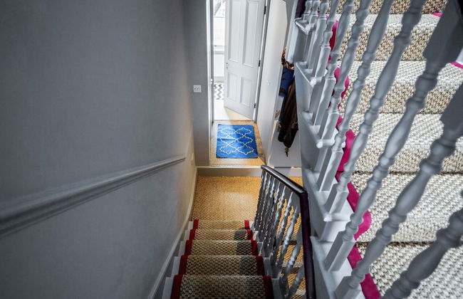 Exquisite Designers Abode - Photo 44