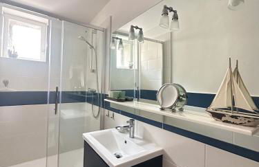 Cozy - Centre Historique - Gare à proximité - Grande Terrasse - Photo 5