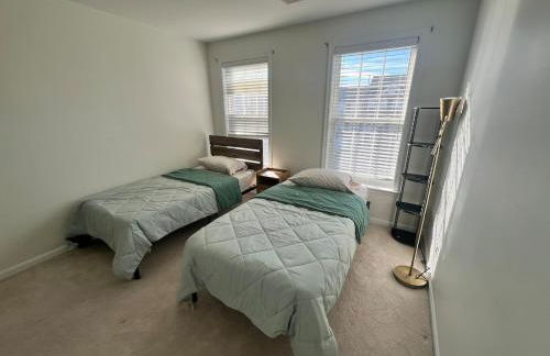 Spacious Townhouse near DC Airport Work Friendly - Foto 4