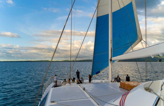 Balade en catamaran au coucher du soleil avec dîner - Foto 8