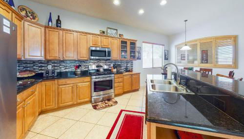 Snowbird-friendly home with fast WiFi, central AC, and private pool - Foto 4