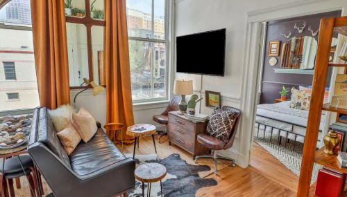 Riverwalk Gem-Stylish Downtown Escape with Views - Foto 1