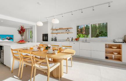 VACATION MARBELLA I Villa Ava, Private Heated Pool, Rooftop Hot Tub, Sauna, Luxury Interior, Golf and Sea Nearby - Foto 8