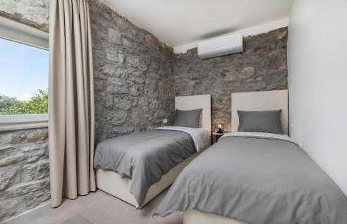 Awesome Home In Lakmartin - Photo 16