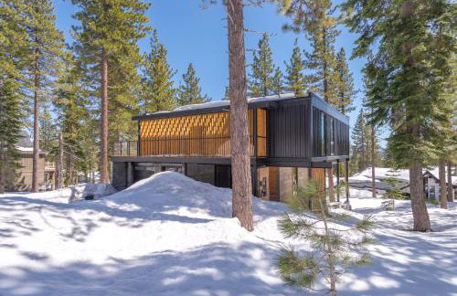 Modern Eco Retreat with Hot Tub and Views - Foto 45