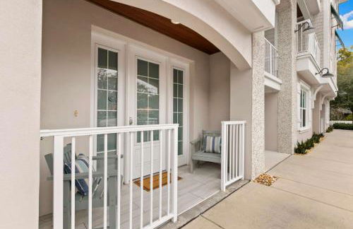 Canopy Couplet - 2 Upscale Condos by Main St - Foto 13