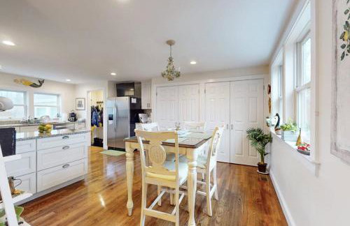 Elegant Coastal Cottage - Foto 9
