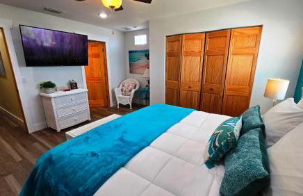 Private Lazy River Pool, 4-bed house, & dock - Foto 12