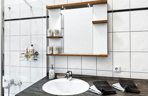 Ferienwohnung Villa Nieske - Jugendstil Denkmal, free WLAN & Parken, Self Check-In, Smart-TV - Foto 25