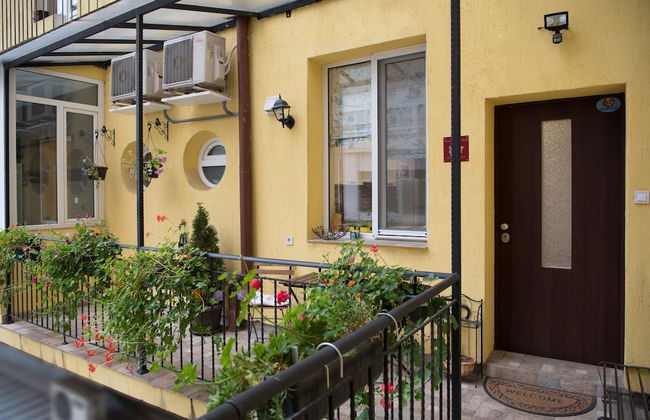 The North Tower Apartment - Photo 30