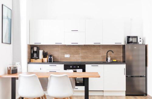 Apartments am Neuen Theater - Parkplatz nach Verfügbarkeit - Altstadt - Küche - Wifi - Powered by Ko-Living - Foto 16