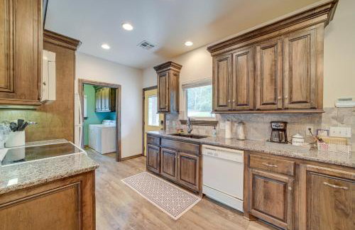 Cozy Checotah Retreat with Deck Near Eufaula Lake - Foto 8