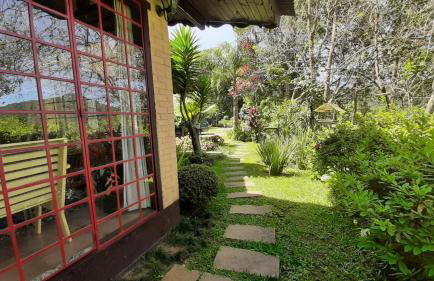 Chalé Pakere Montanha Lumiar - Conforto a mais de 1000 metros de altitude junto a natureza, wifi, piscina, sauna e água de nascente - locação do chalé sem prestação de serviços - Foto 32