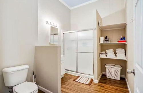 Penthouse on Claiborne - Foto 10