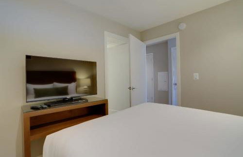 Sojourn Rosslyn Gym Pool Rooftop & Free Parking - Foto 9