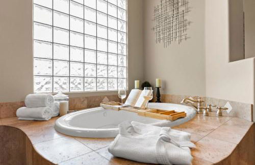 The Debonair Derby by PaseoHomesAZ with Heated Pool - Foto 17