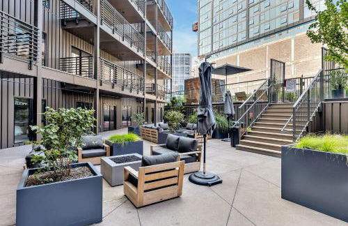HUGE downtown corner unit- Pool-Gym-Walk 2 Broadway - Foto 36