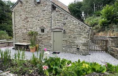 Former Corn Mill Cottage on the North Wales coast - Photo 26