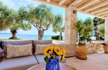 Villa Teresa Luxury Suites - Photo 1