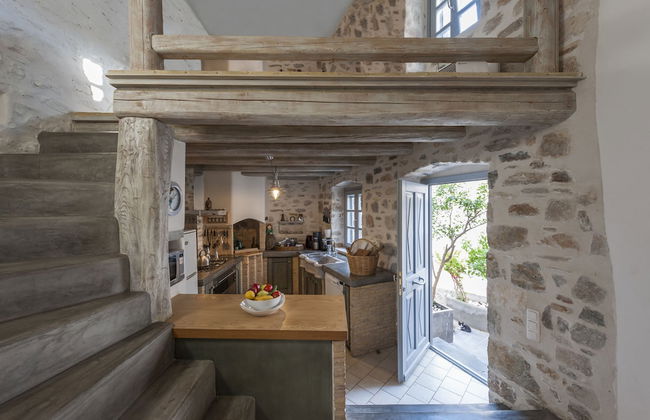 Traditional Stone House in Kostos - Photo 7