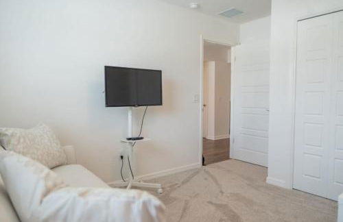 Brand New Designer Home - 5 minutes from East Port - Foto 14