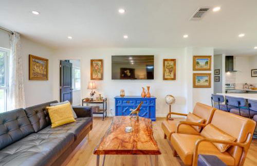 BBQ Ready and Fire Pit Chic Johnson City Home - Foto 6