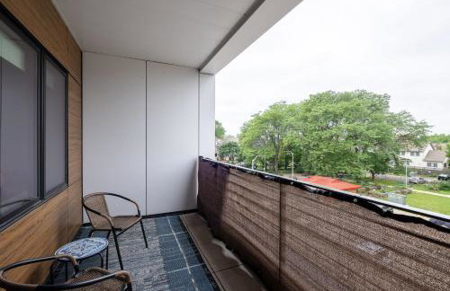 East Side Luxury 1BR Apt - Near Brady St with Balcony and Lounge - Foto 5