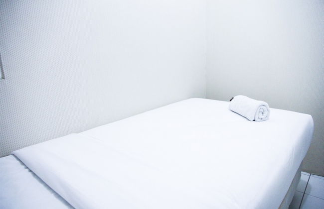 Pool View 2BR Mutiara Bekasi Apartment - Photo 3