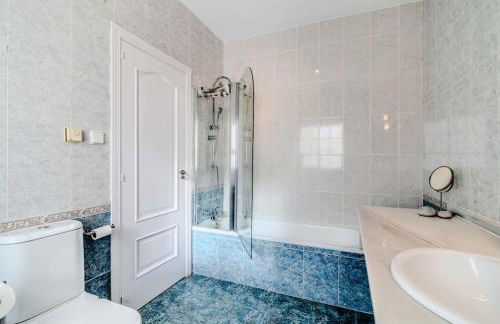 Cozy Villa in Marbella-Estepona - Photo 33