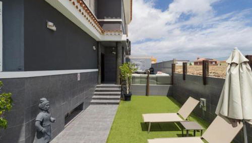 Entire Home Meloneras BBQ, PoolGolf - Photo 3