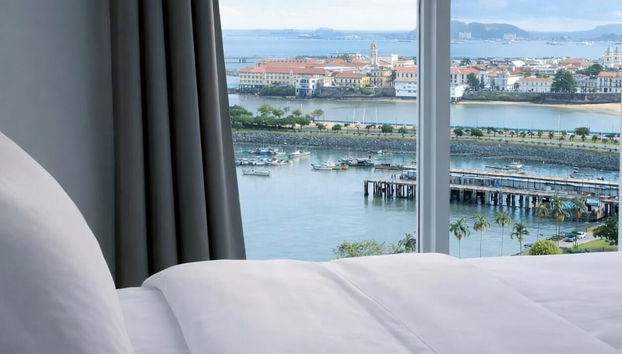 Oceanfront Designer Apartment PH The Sands, Next to Hilton - Photo 2, Room