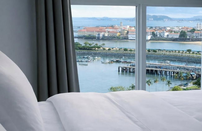 Oceanfront Designer Apartment PH The Sands, Next to Hilton - Photo 1