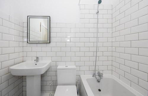 Modern 3BR House in Manchester, Ideal for Families, Sleeps 7 - Foto 33