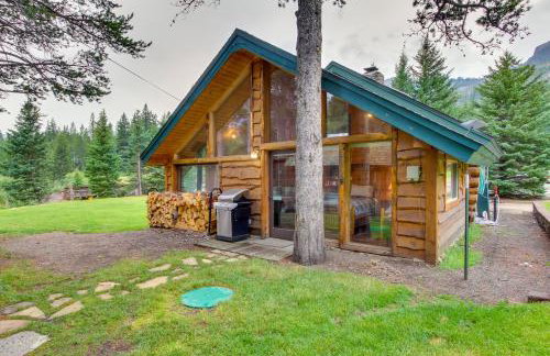 Creekside Silver Gate Getaway with Fireplace! - Foto 21