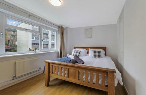 Free Parking - 3 Bedrooms - Sleeps 7 - Airport - Foto 13