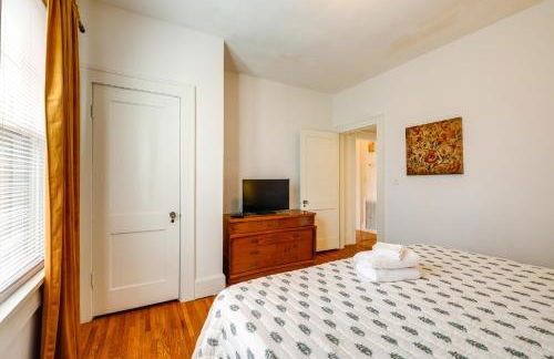 Walk to The Grandin Theatre Roanoke Unit with Yard! - Foto 13