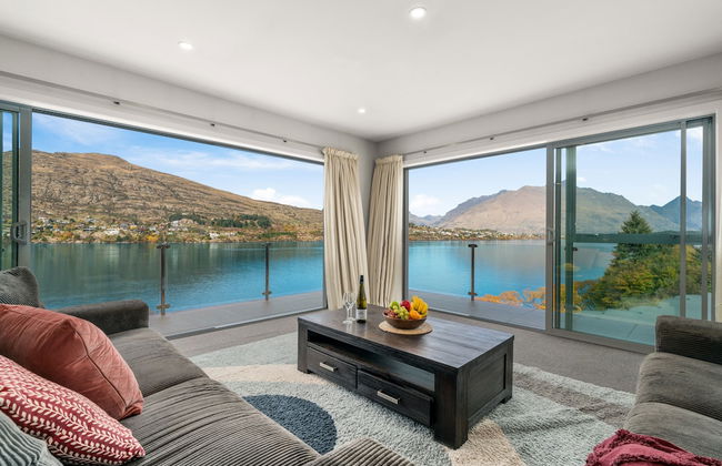 LAKEFRONT PENTHOUSE APARTMENT WITH 270-DEGREE VIEW - Foto 1